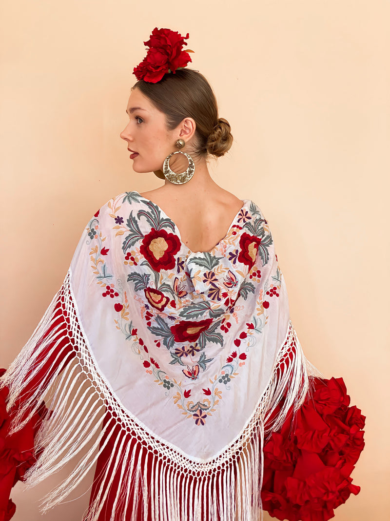 Mantón blanco bordado colores