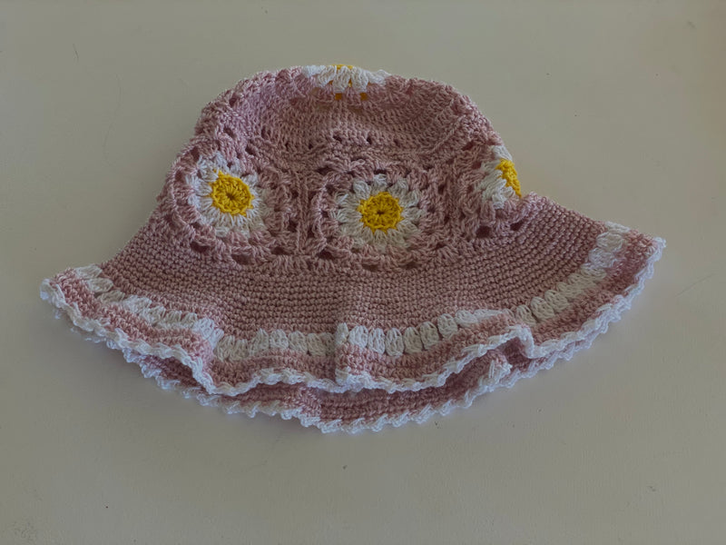 Man-repeller Bucket hat