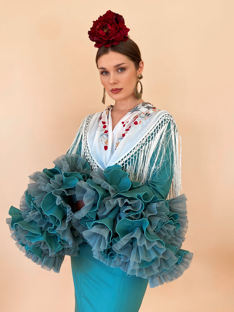 Mantón blanco bordado colores